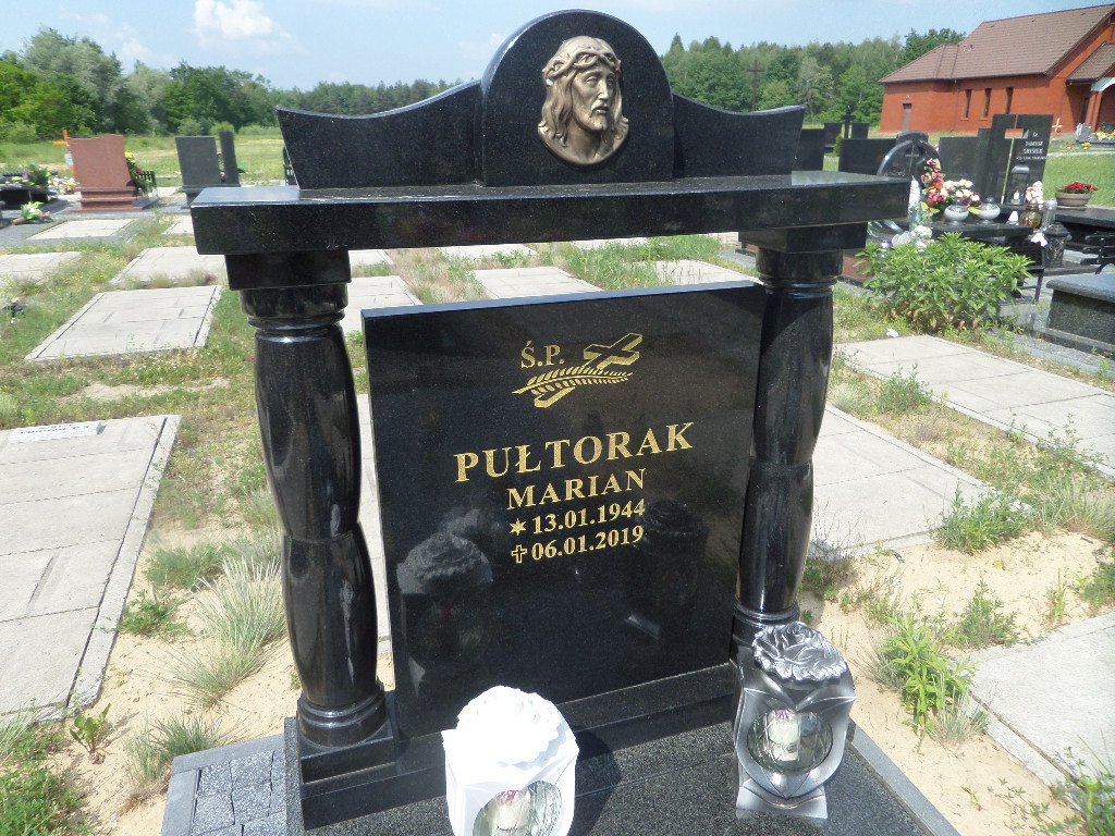Grób Marian Półtorak